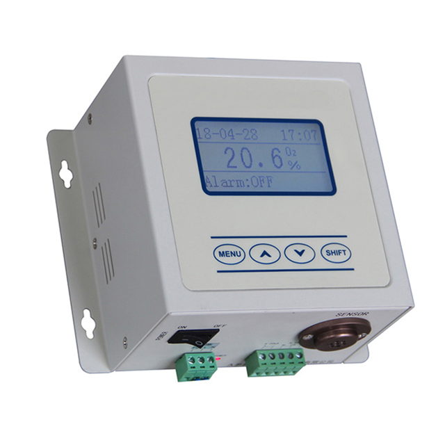 Ion current oxygen monitor for oxygen content in medical oxygen analyzer