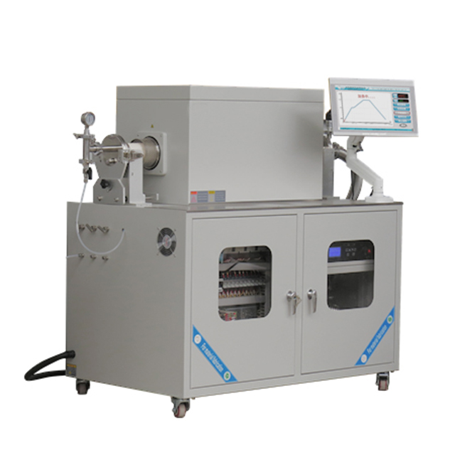 High temperature and high vacuum CVD integrated machine with remote control system